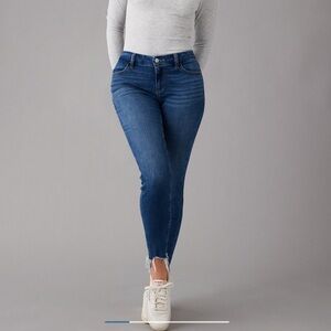 NWOT American Eagle Raw Hem Jeggings